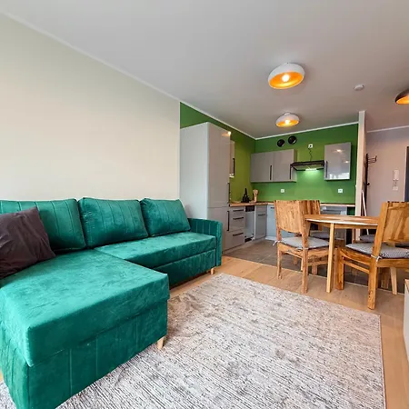 Madalinskiego Cosy By Bookinghost