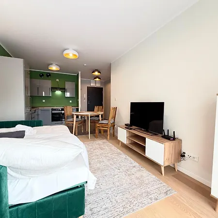 Madalinskiego Cosy By Bookinghost Daire