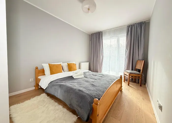 Madalinskiego Cosy By Bookinghost *