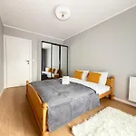 Madalinskiego Cosy By Bookinghost شقة *