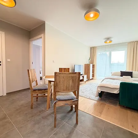 Apartment Madalinskiego Cosy By Bookinghost *