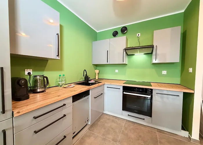 Madalinskiego Cosy By Bookinghost